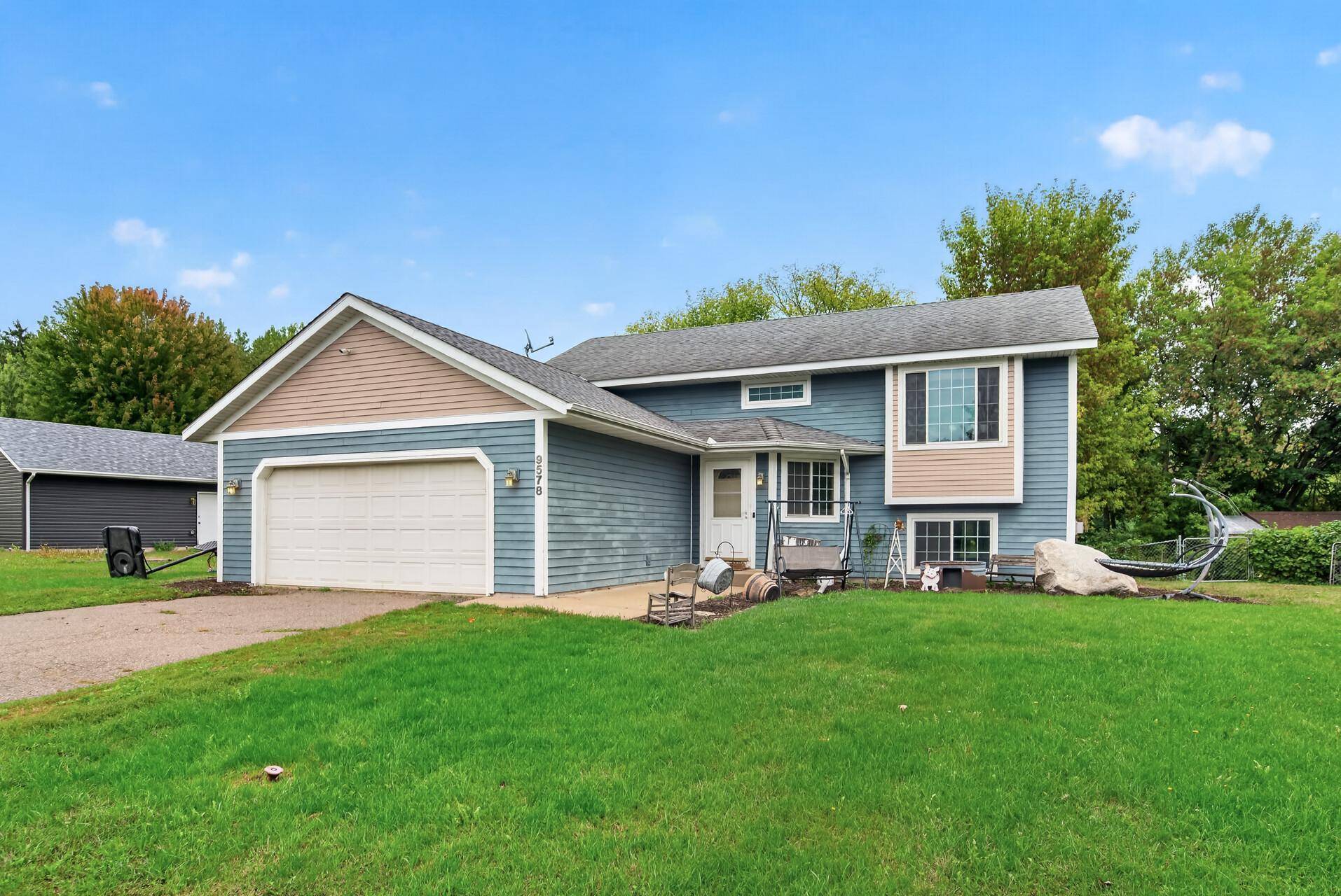 9578 River Forest DR, Monticello, MN 55362