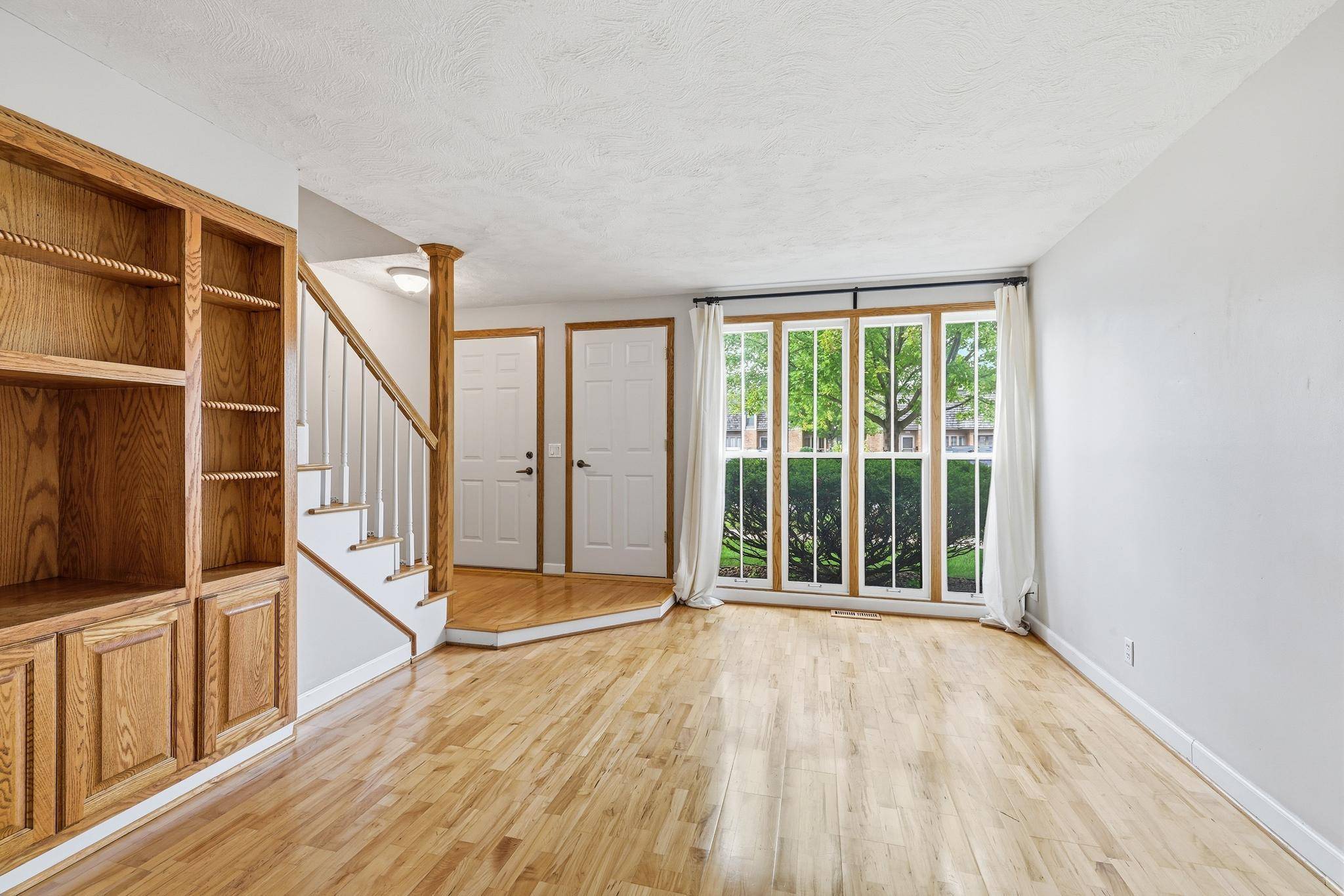 6377 Barrie RD, Edina, MN 55435