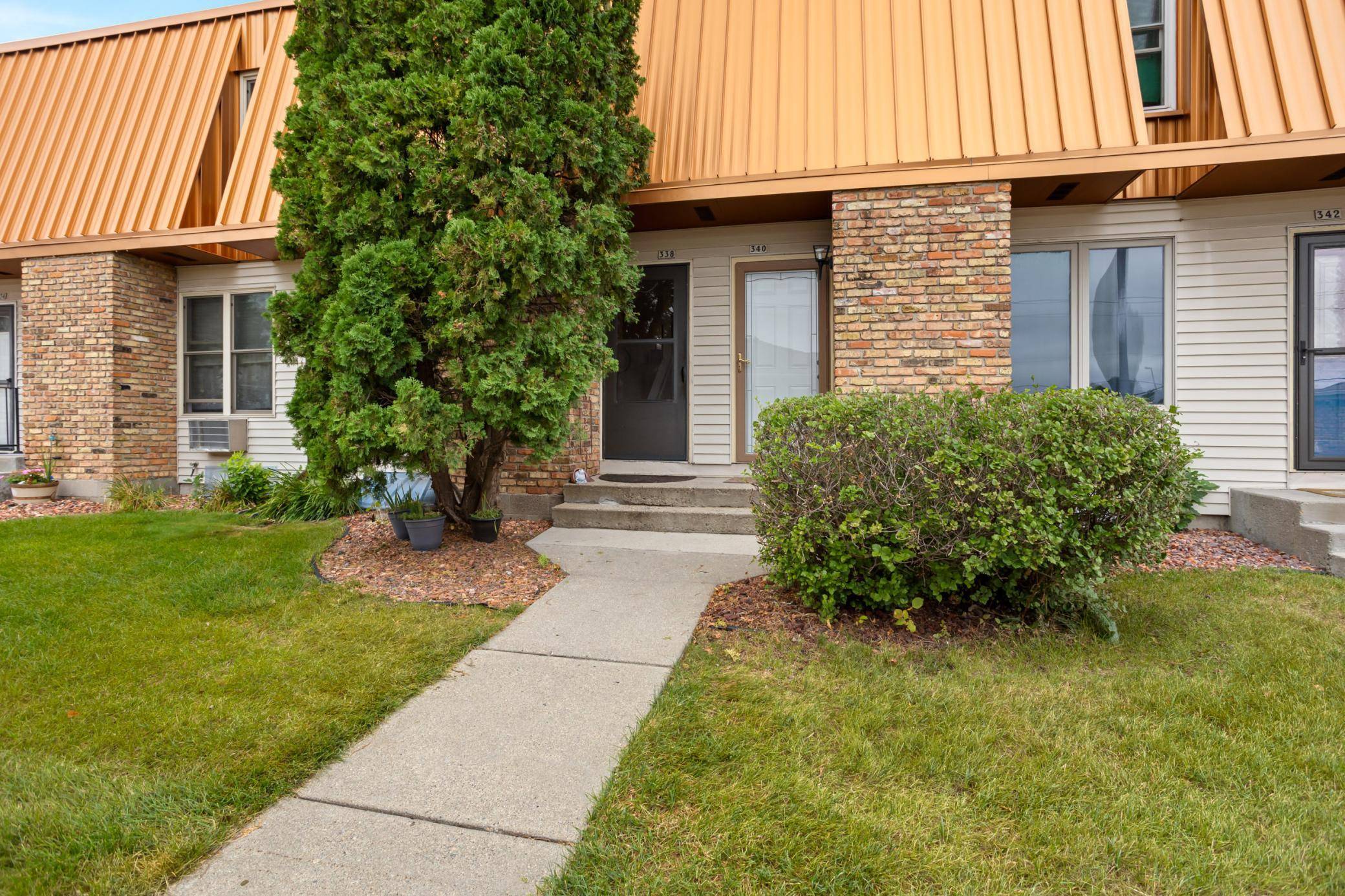 338 13th AVE E, West Fargo, ND 58078