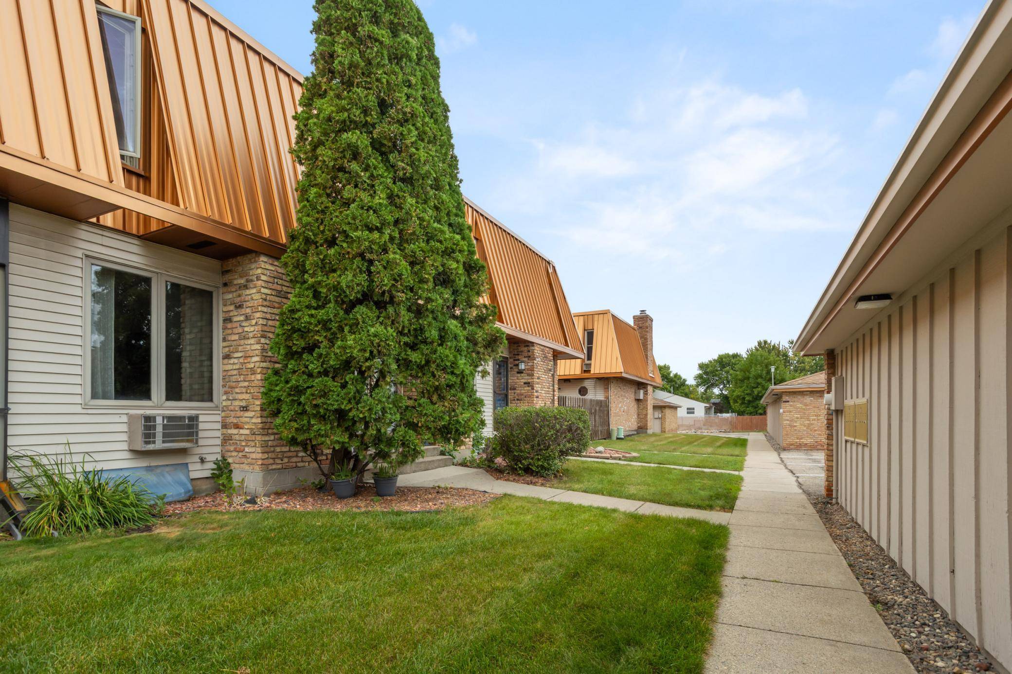 338 13th AVE E, West Fargo, ND 58078