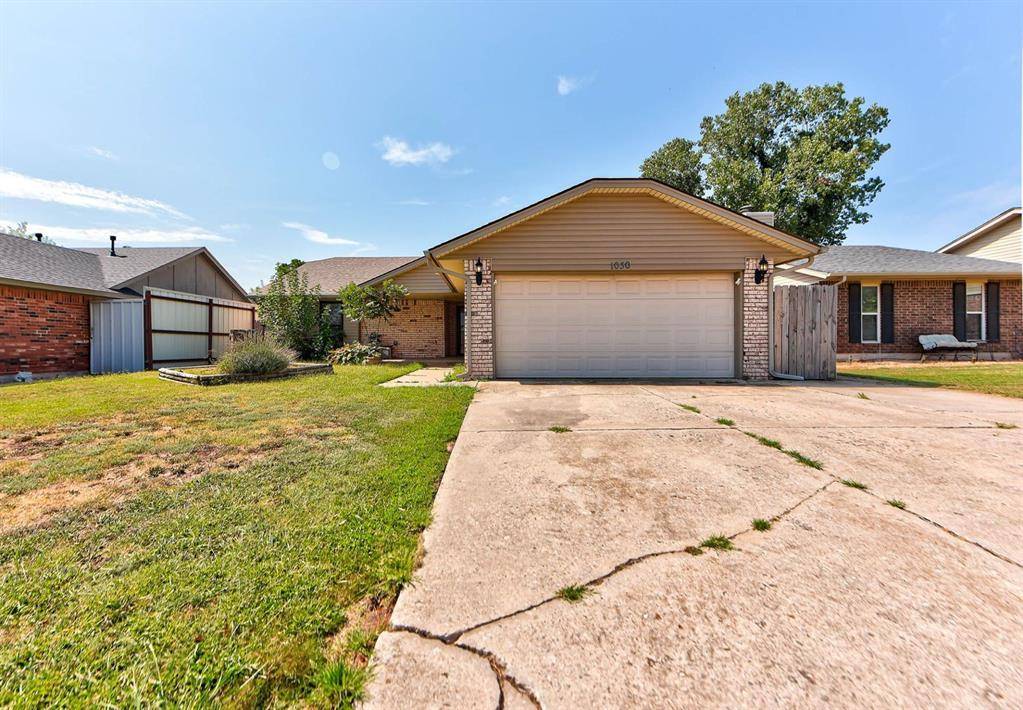 1030 Walsh LN, Yukon, OK 73099