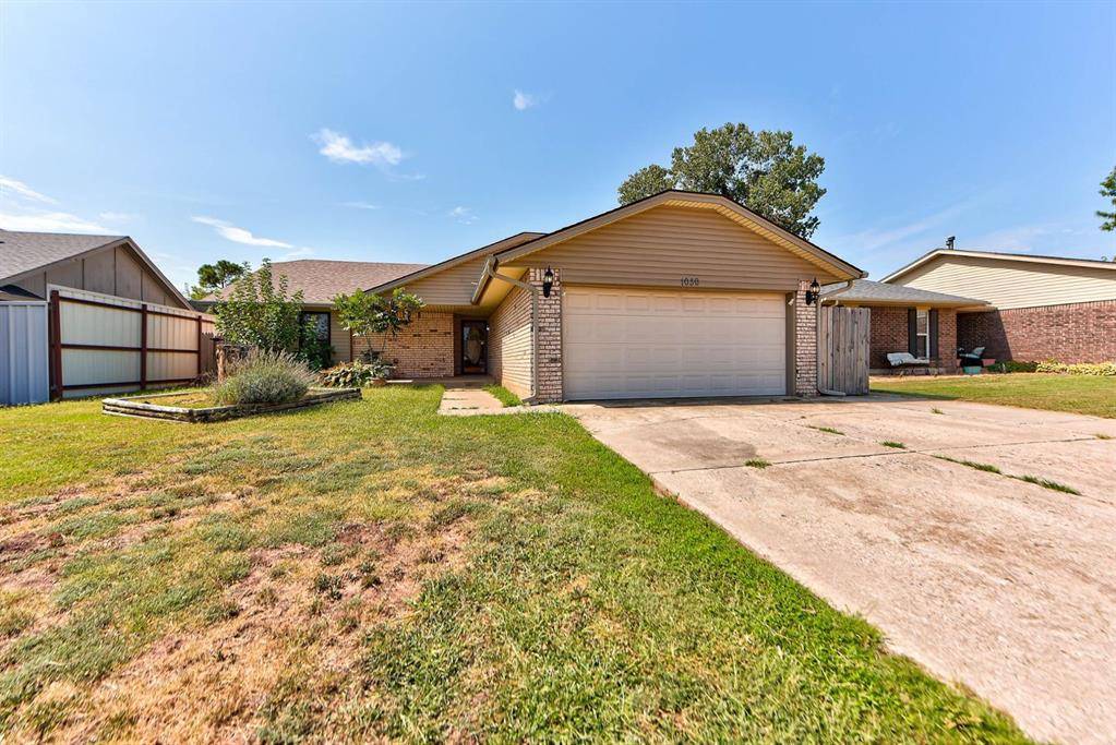 1030 Walsh LN, Yukon, OK 73099