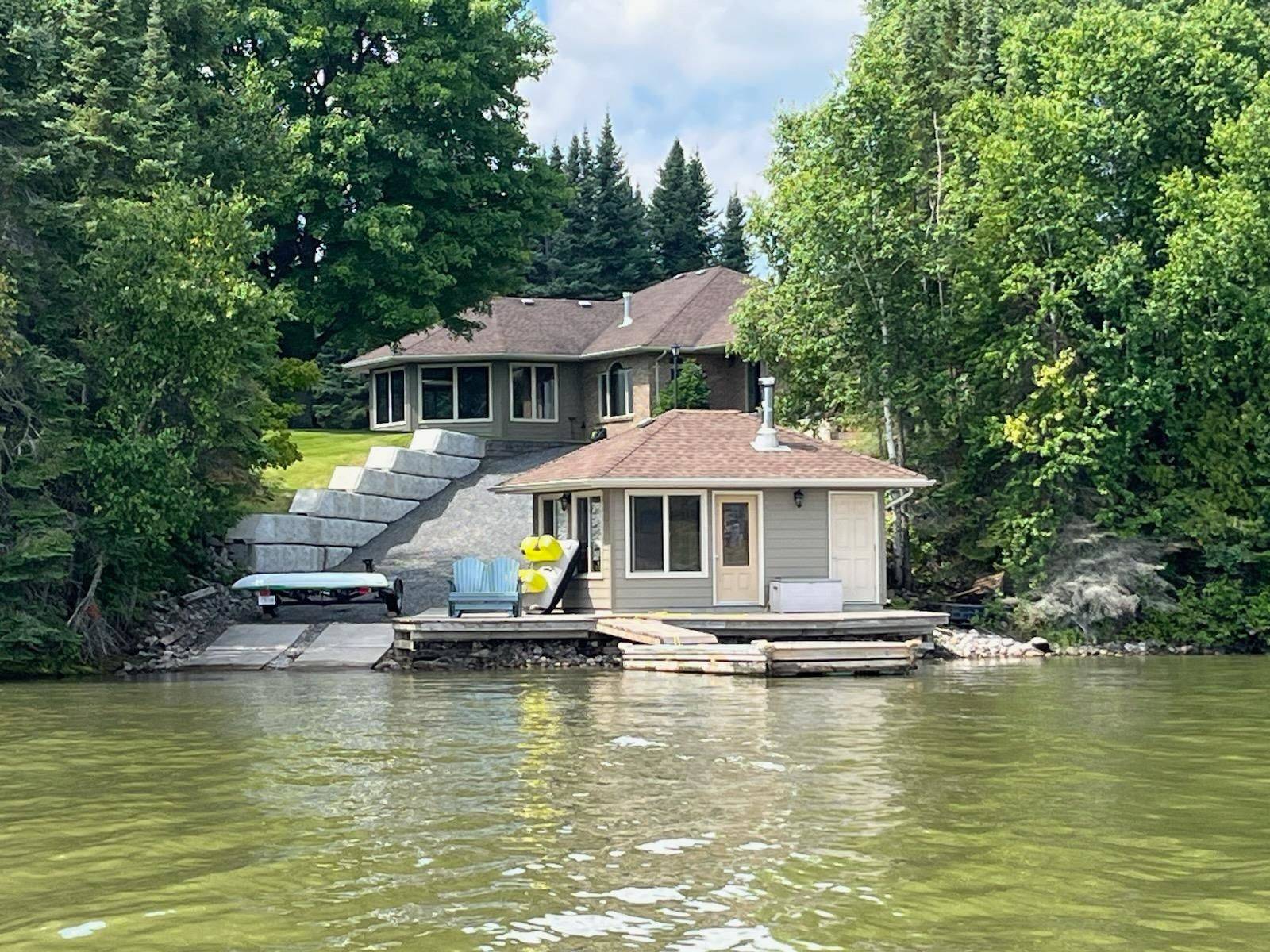 134 Davis Point RD, Dryden, ON P8N 0A2