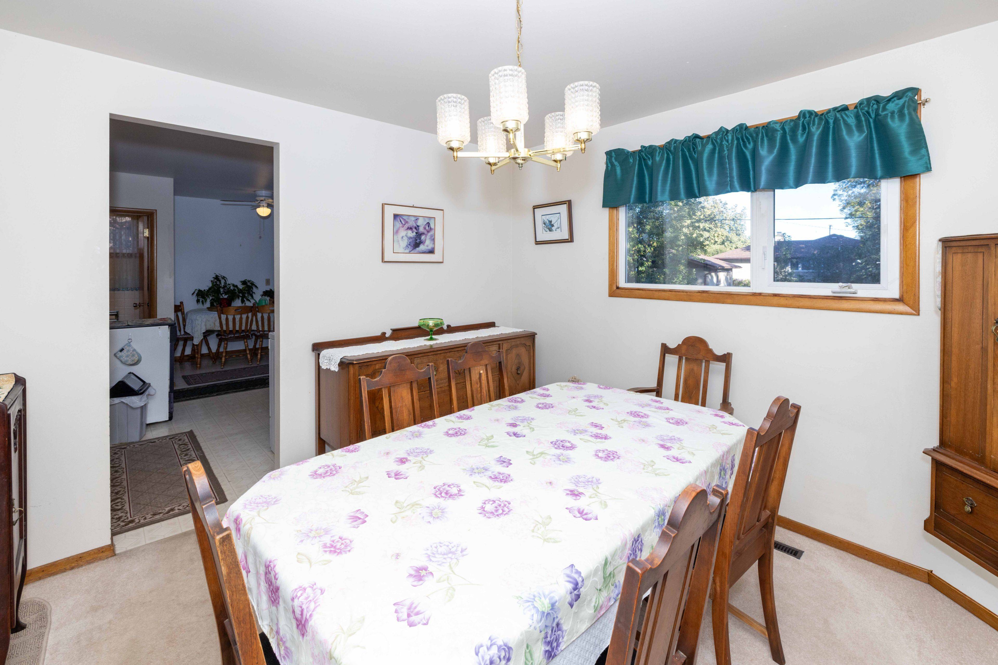235 Maple AVE, Thunder Bay, ON P7B 4V6