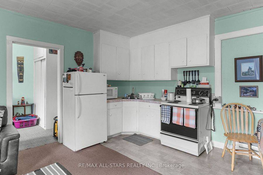 15 Albert ST, Selwyn, ON K0L 2H0