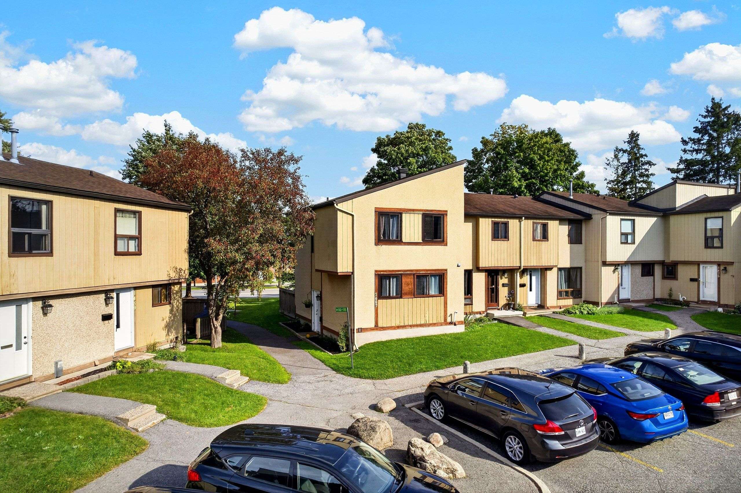 1467 Bethamy LN, Beacon Hill North - South And Area, ON K1J 8P7