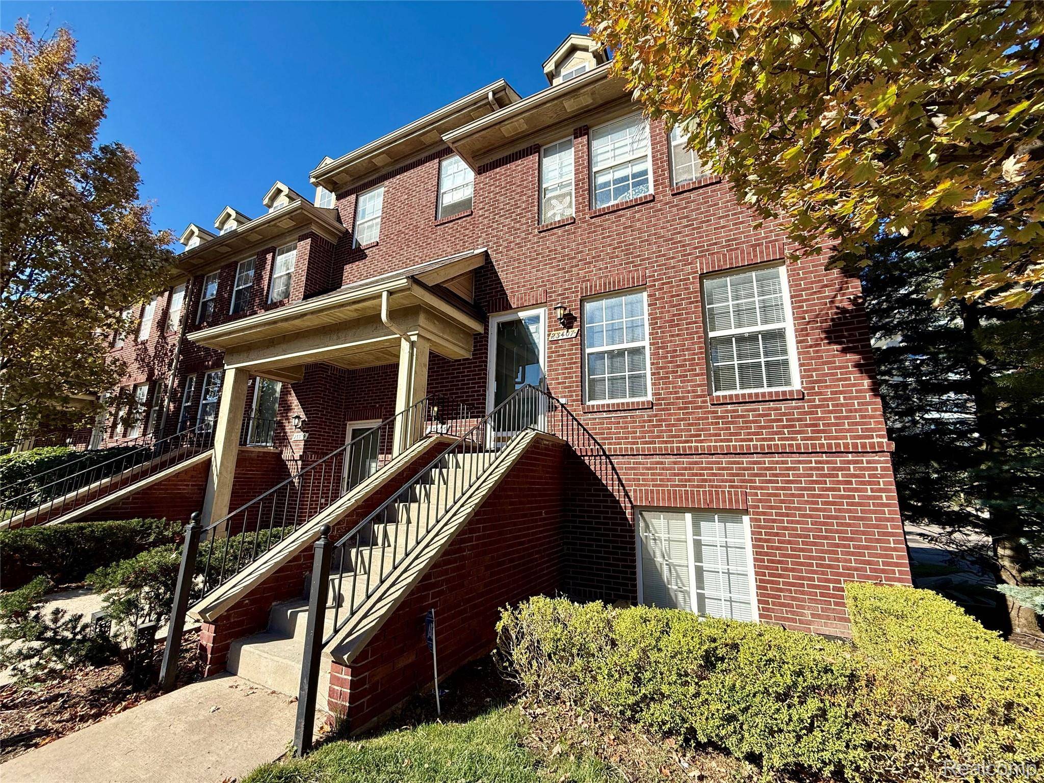 23407 Grayson DR, Southfield, MI 48075