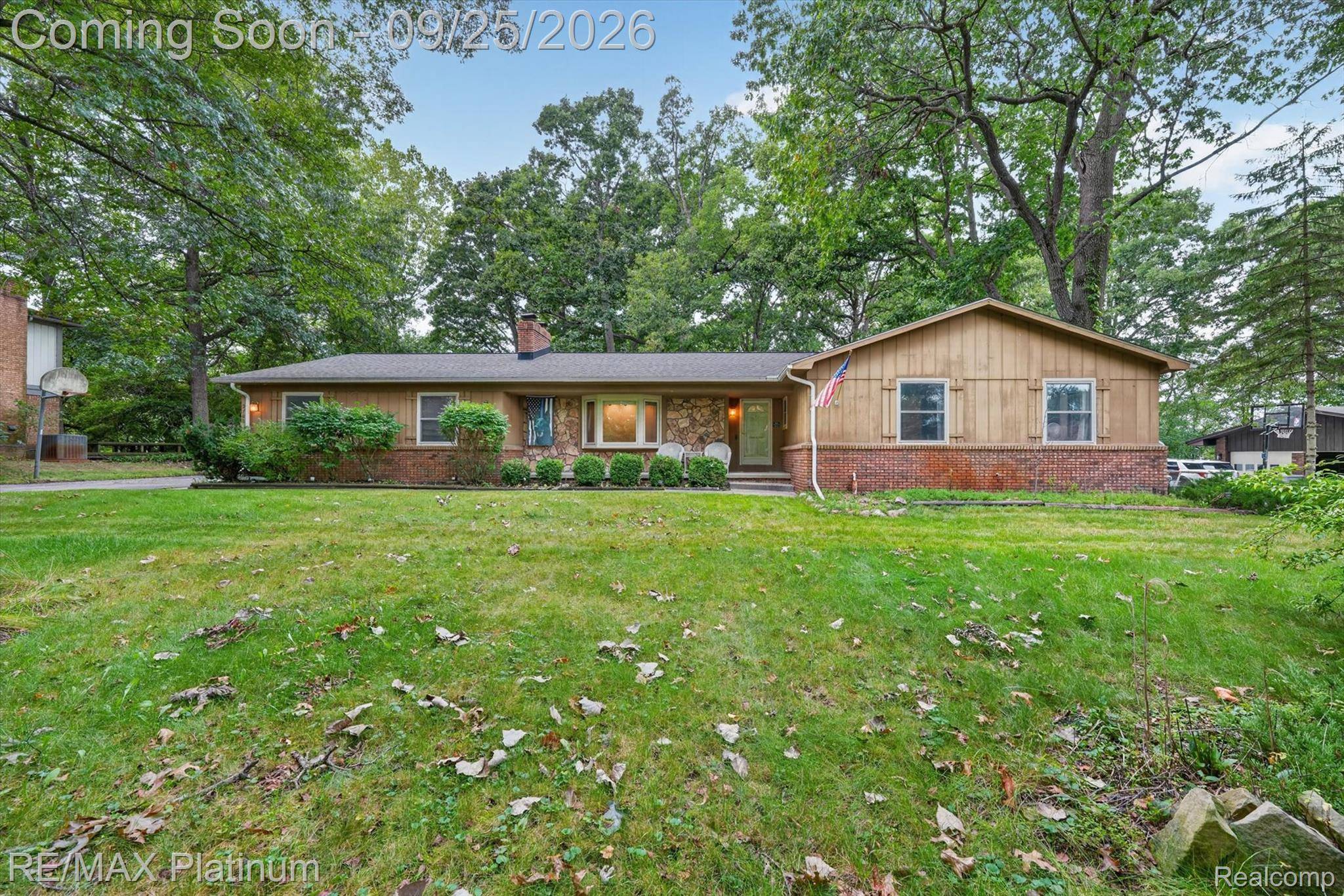 9780 Daleview DR, Green Oak Township, MI 48178