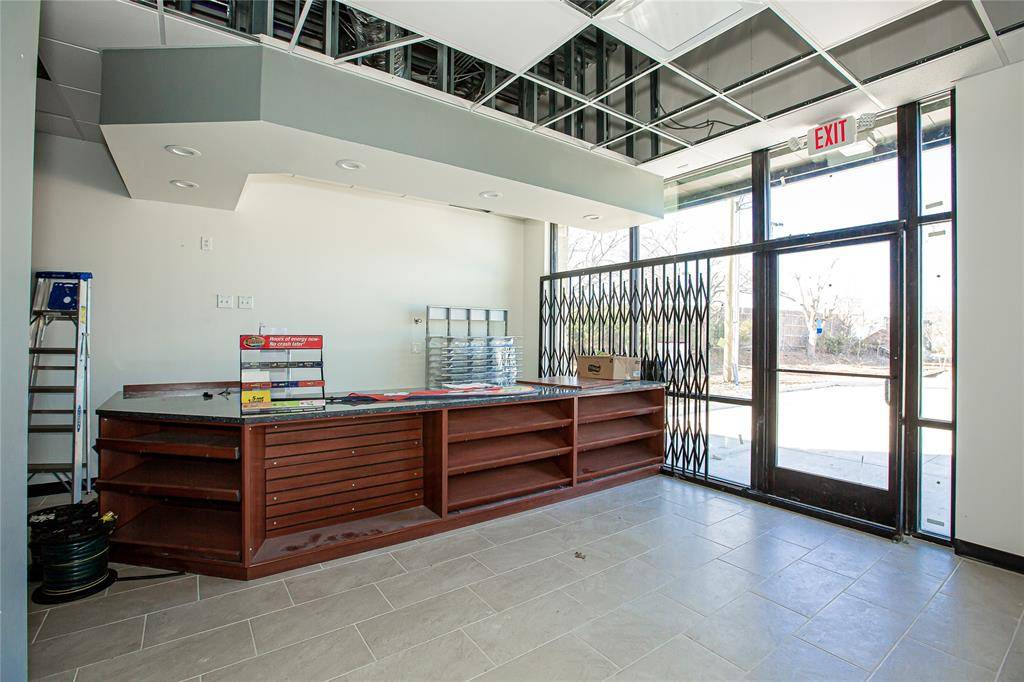 4550 BASSWOOD Boulevard, Fort Worth, TX 76137