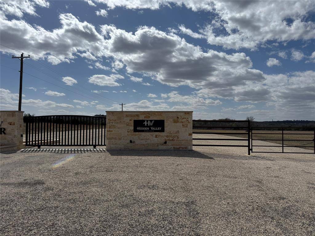 2073 Hidden Oaks Trail, Glen Rose, TX 76690