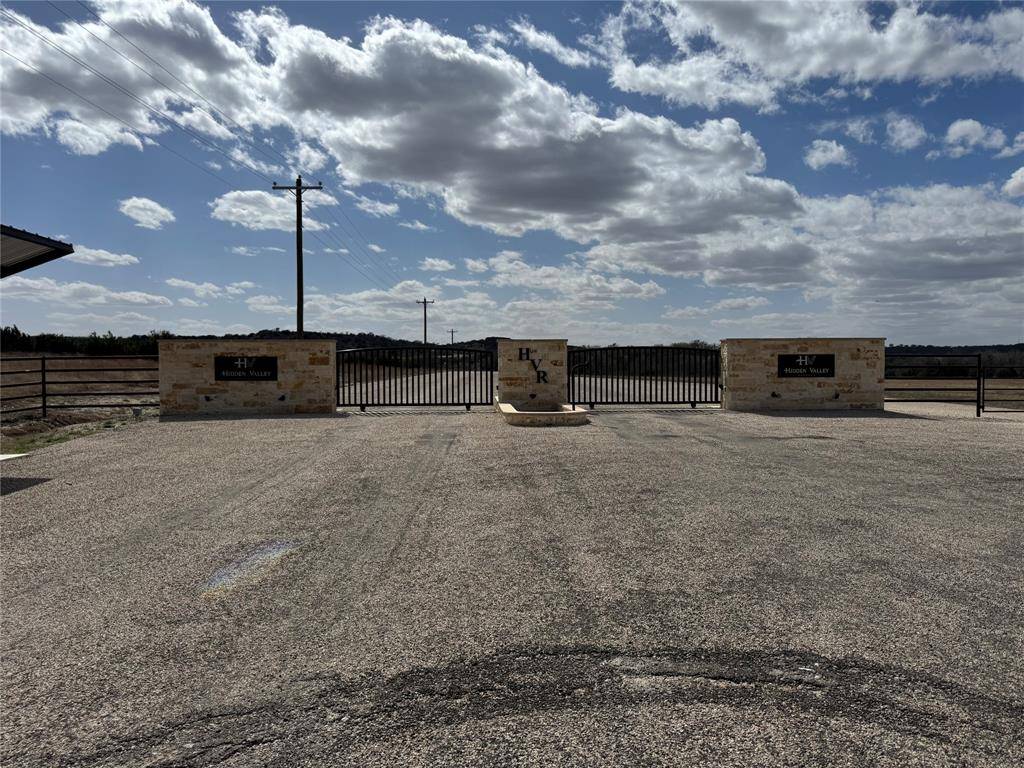 2073 Hidden Oaks Trail, Glen Rose, TX 76690