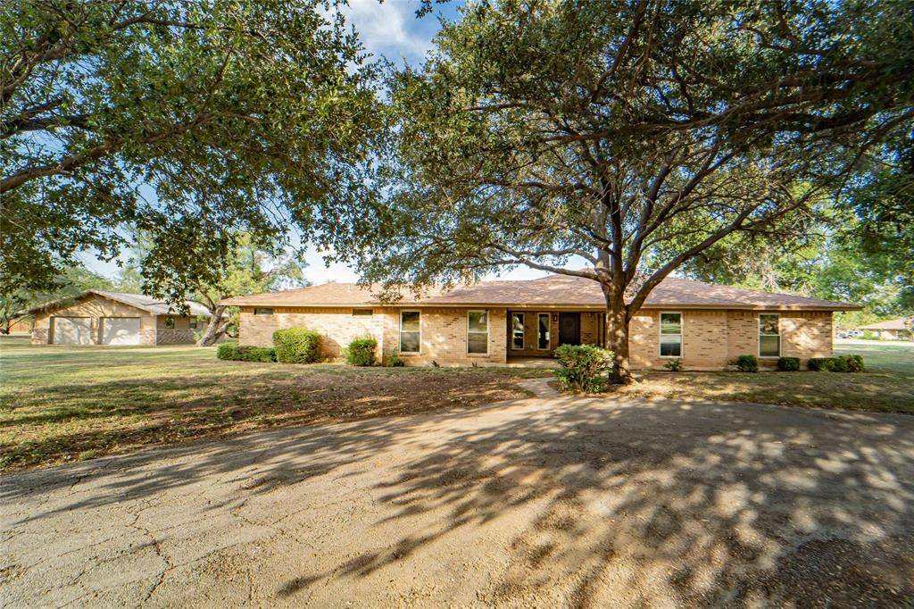 2 London Lane, Breckenridge, TX 76424