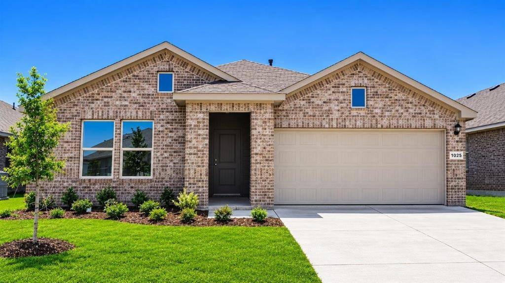 1025 FOXBURG Drive, Fort Worth, TX 76131