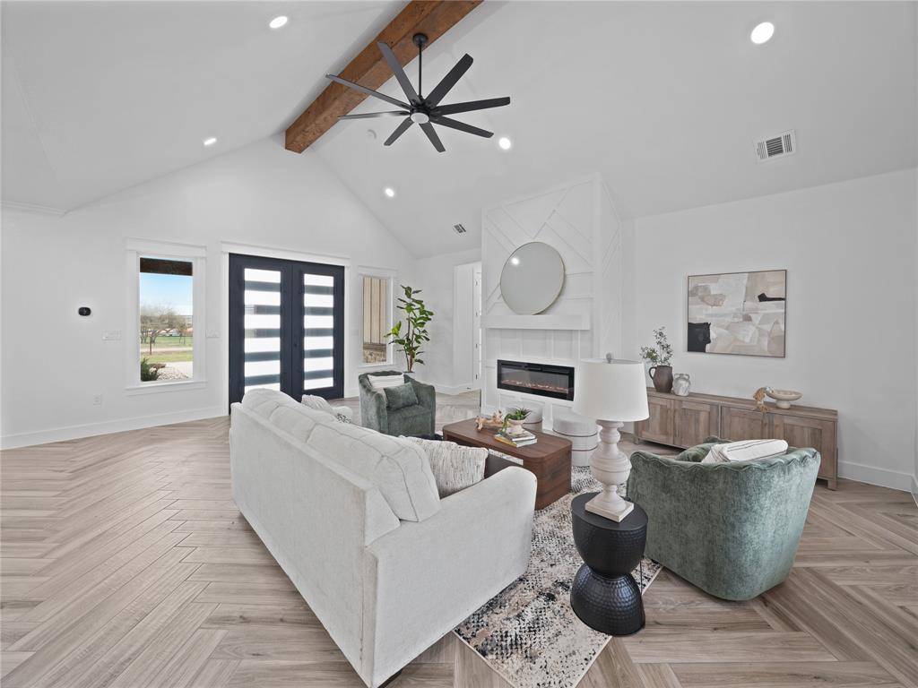 145 Cartwright Road, Weatherford, TX 76087