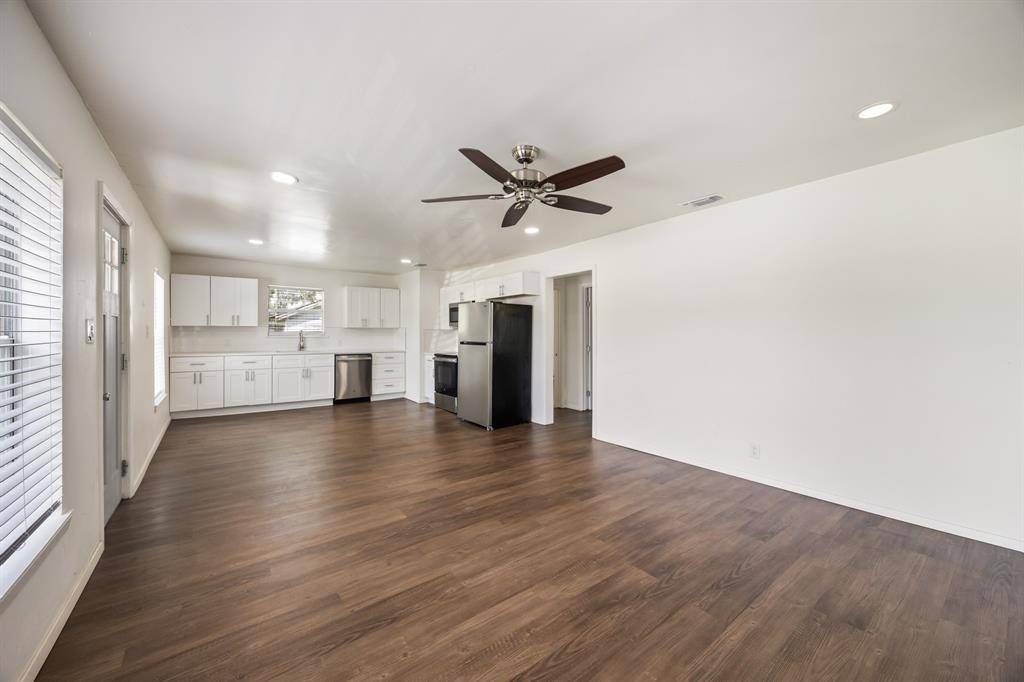 321 W 7th Street, Weatherford, TX 76086