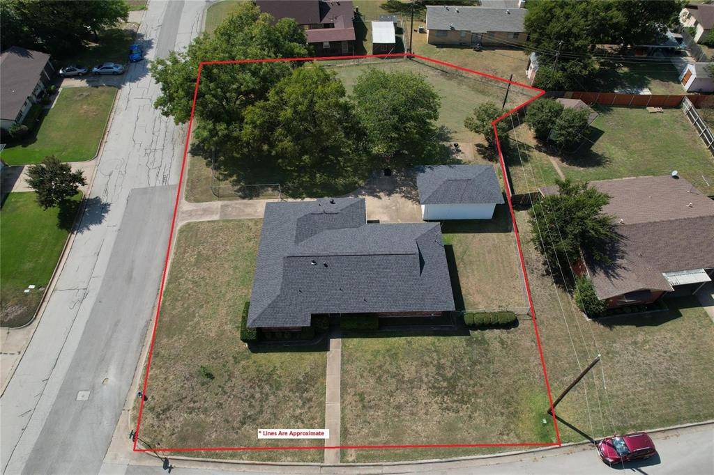 240 Smith Street, Burleson, TX 76028