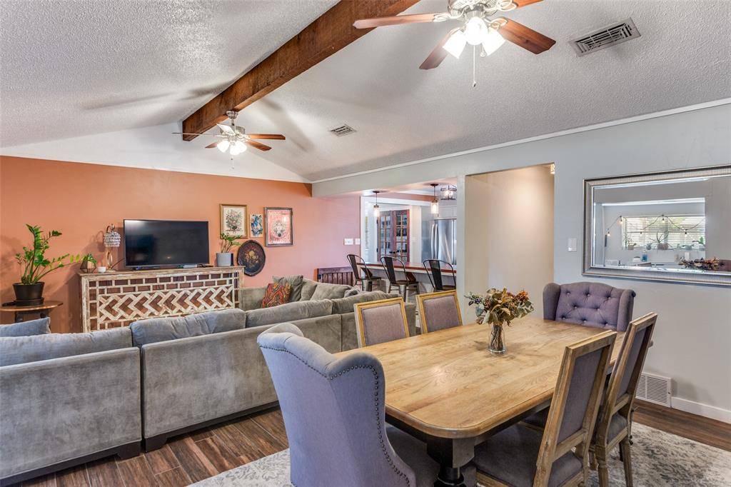 240 Smith Street, Burleson, TX 76028