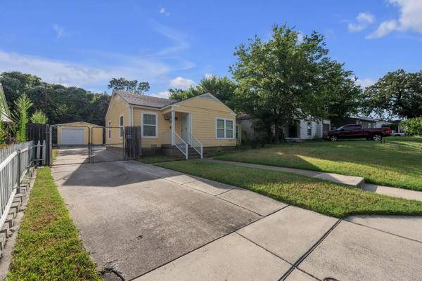 1005 W Clarence Street W, Fort Worth, TX 76117