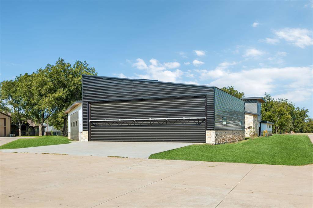 9003 King Air Drive, Granbury, TX 76049
