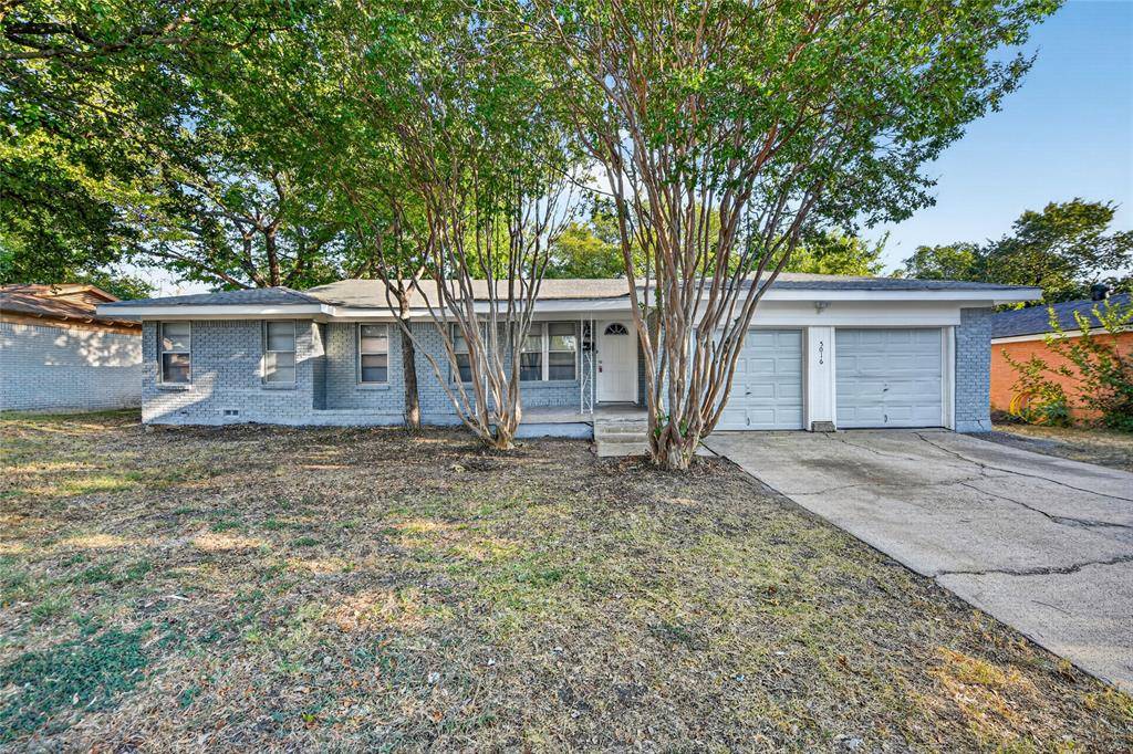 5016 Sabelle Lane, Haltom City, TX 76117