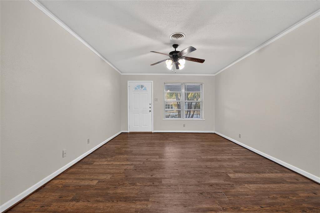 5016 Sabelle Lane, Haltom City, TX 76117