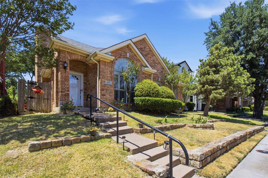 923 Newport Drive, Mesquite, TX 75149