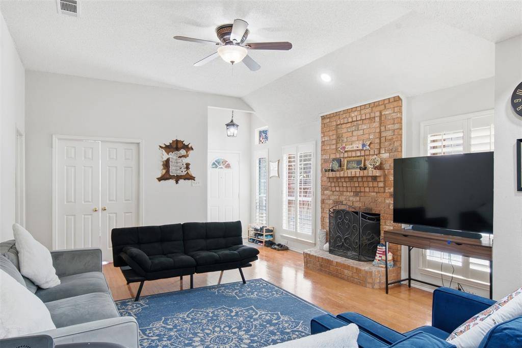 923 Newport Drive, Mesquite, TX 75149