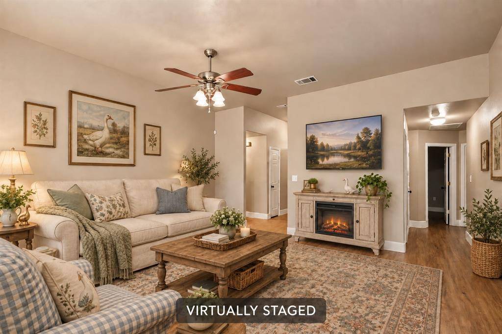 627 Brenna Road, Waxahachie, TX 75165