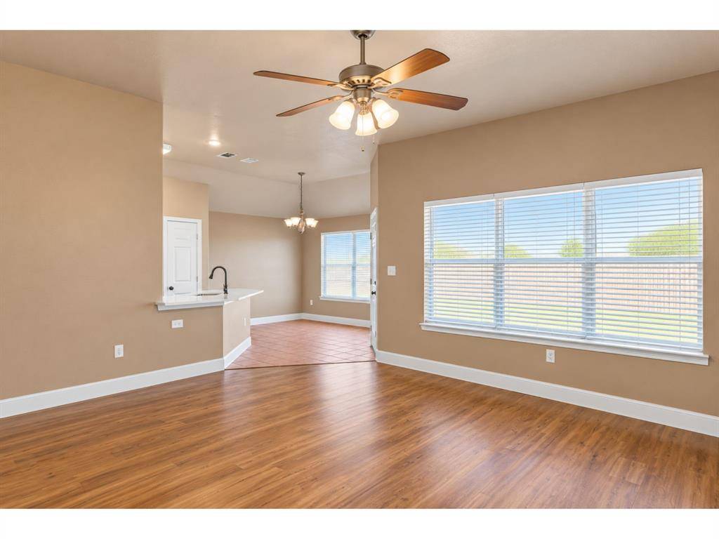 627 Brenna Road, Waxahachie, TX 75165
