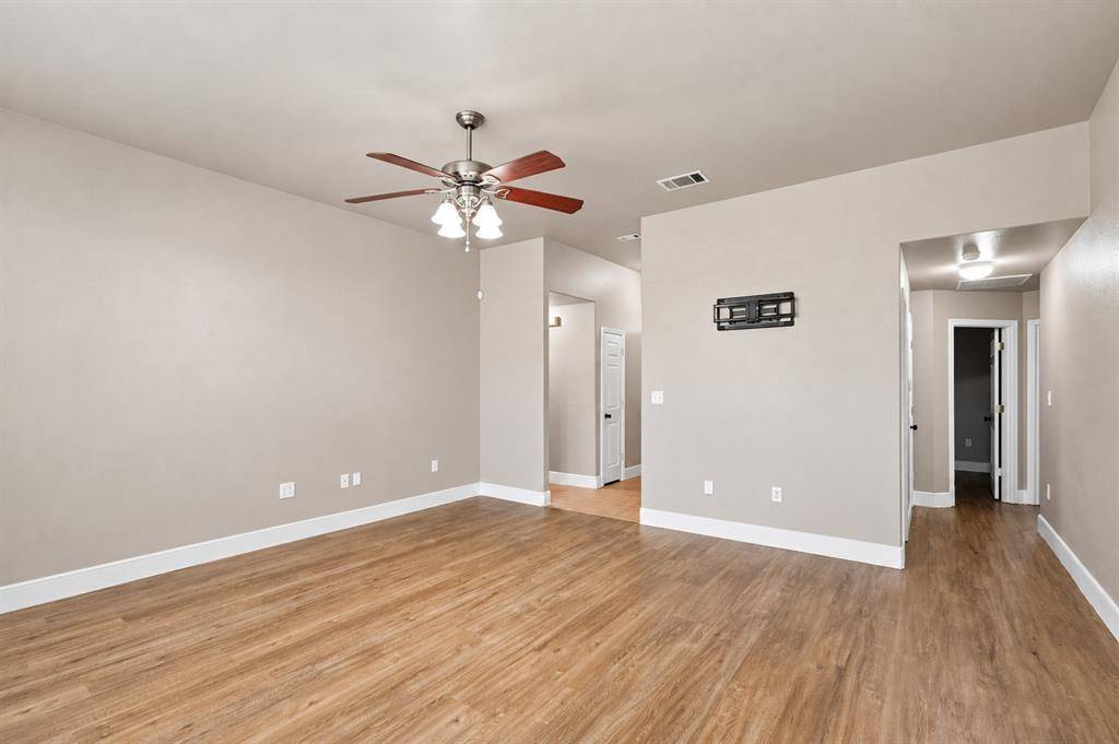 627 Brenna Road, Waxahachie, TX 75165
