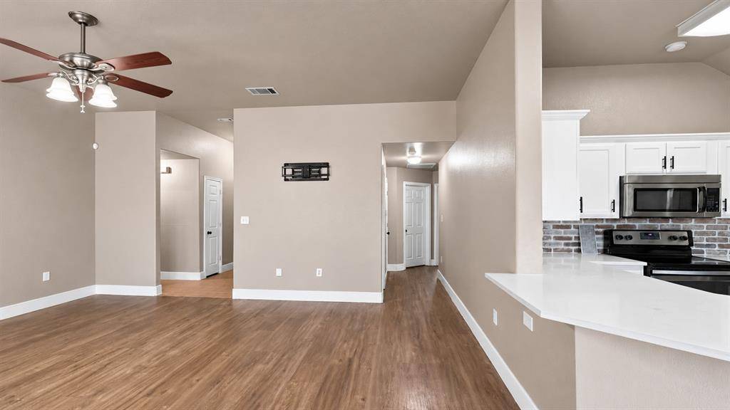 627 Brenna Road, Waxahachie, TX 75165