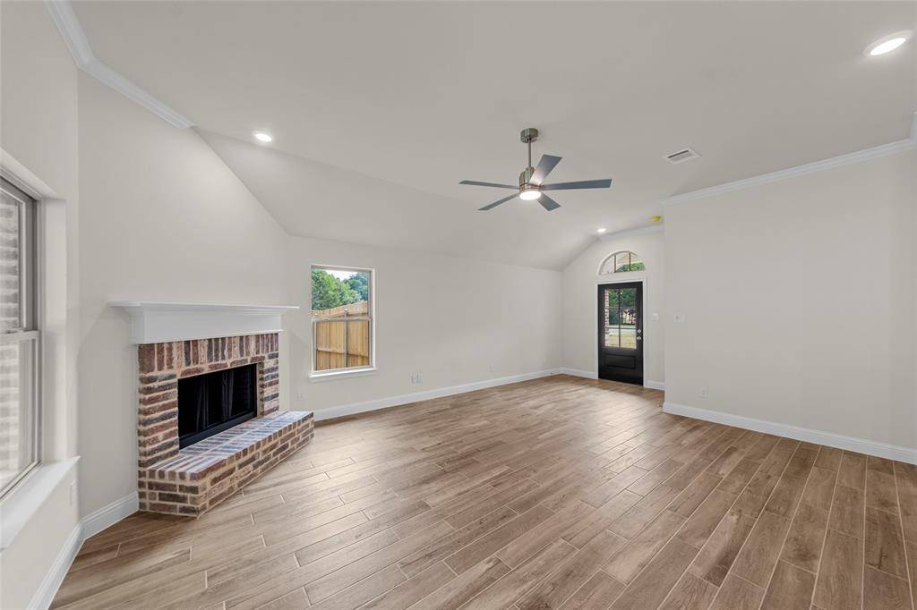 425 WATERCREST Lane, Glenn Heights, TX 75154