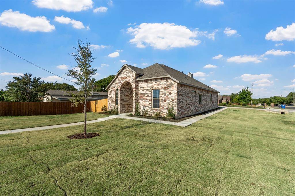 2201 UHL Road, Glenn Heights, TX 75154