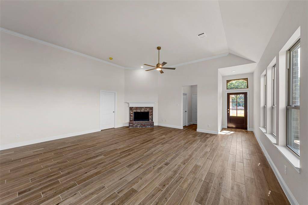 111 WATERCREST Lane, Glenn Heights, TX 75154