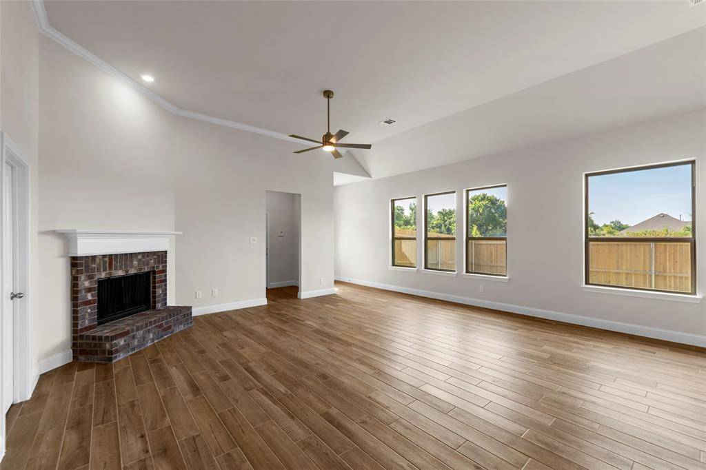 111 WATERCREST Lane, Glenn Heights, TX 75154