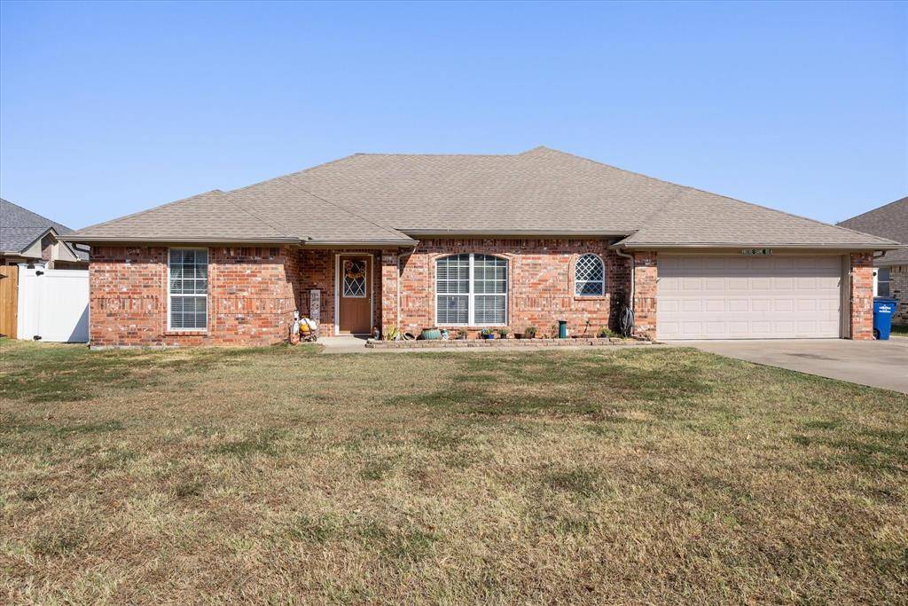 612 Parker Lane, Granbury, TX 76048