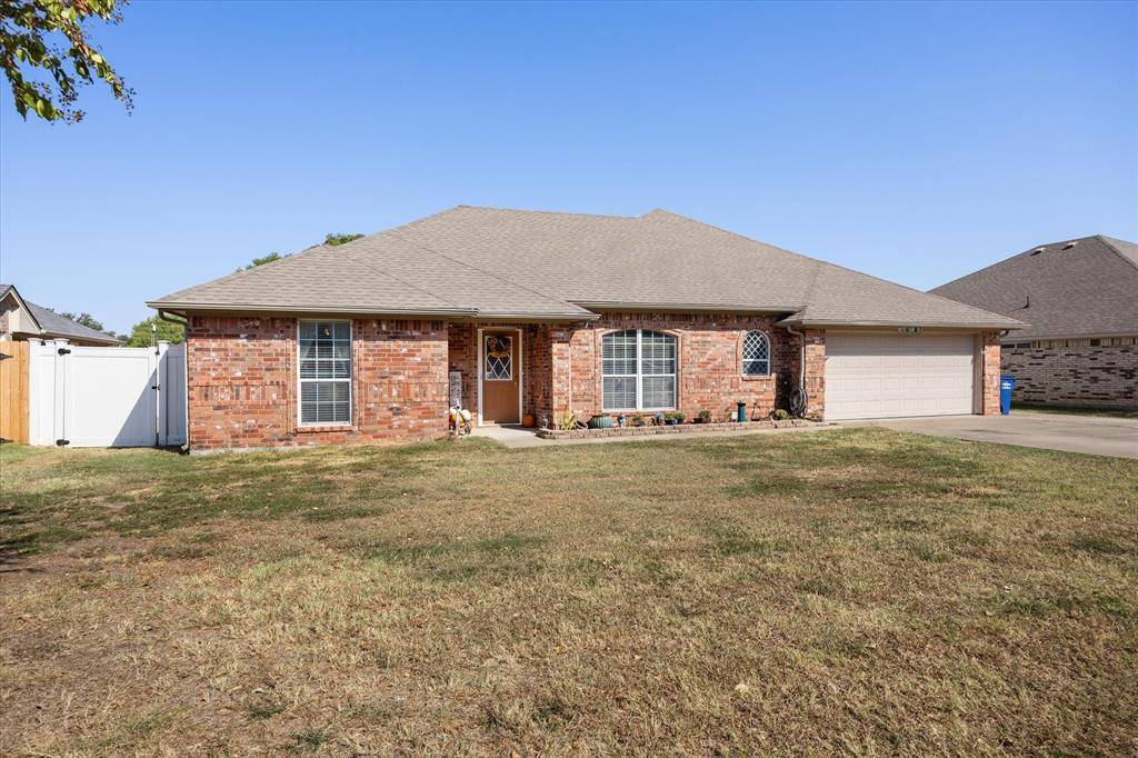 612 Parker Lane, Granbury, TX 76048