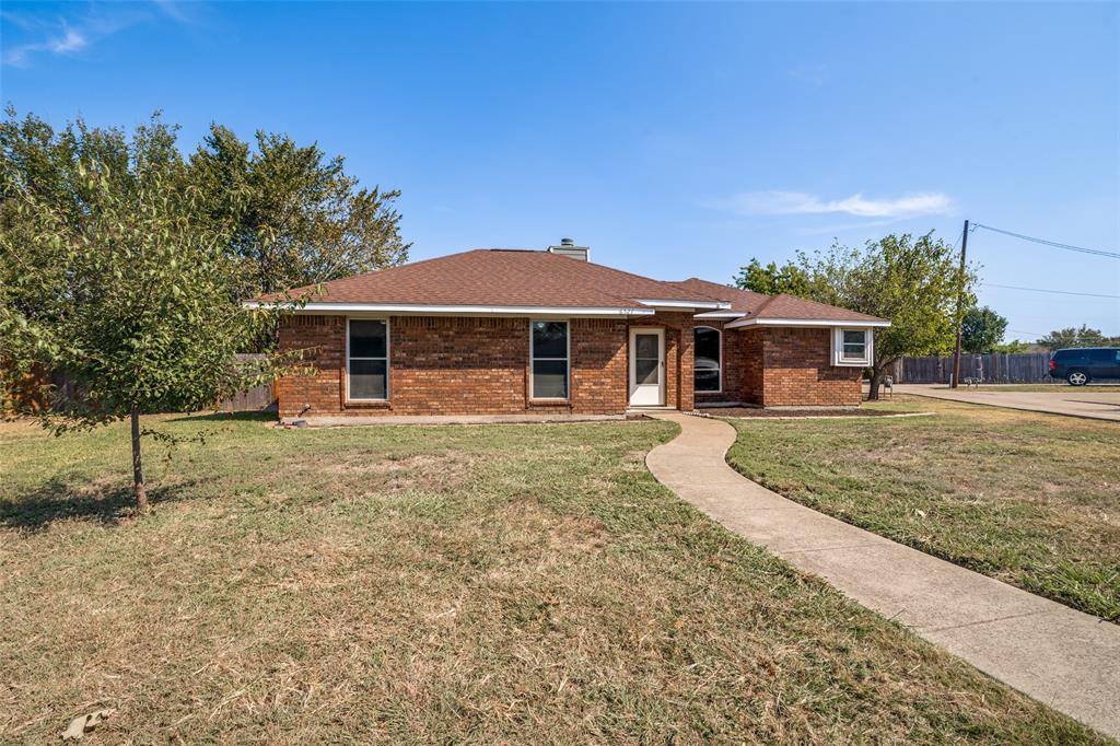 6527 Leasa Court, Sachse, TX 75048
