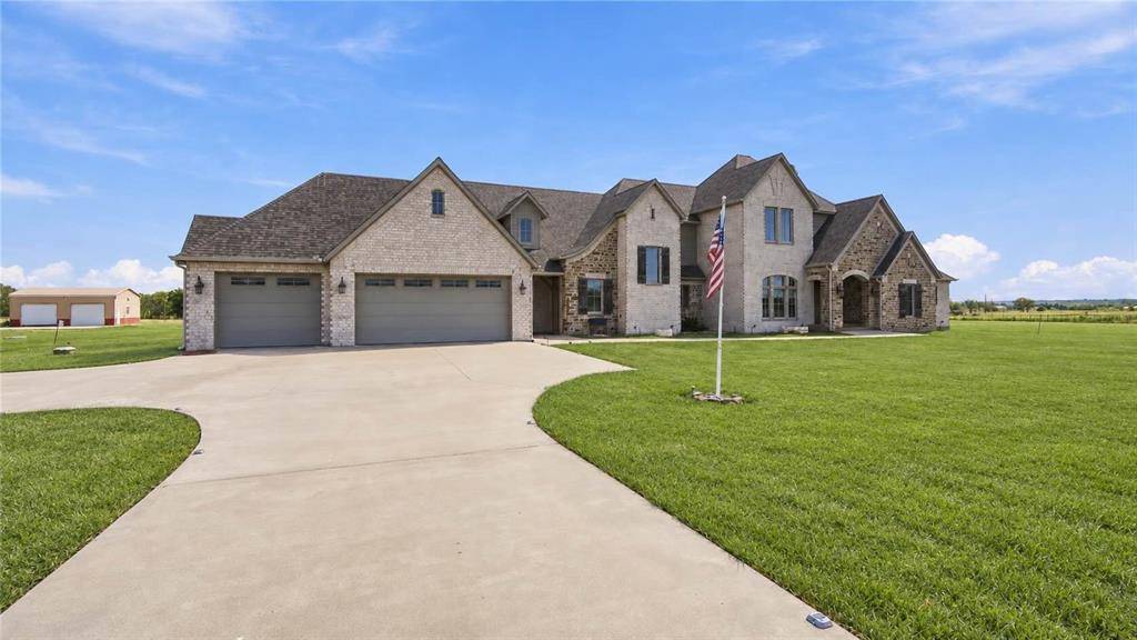 1180 Wiggins Road, Maypearl, TX 76064