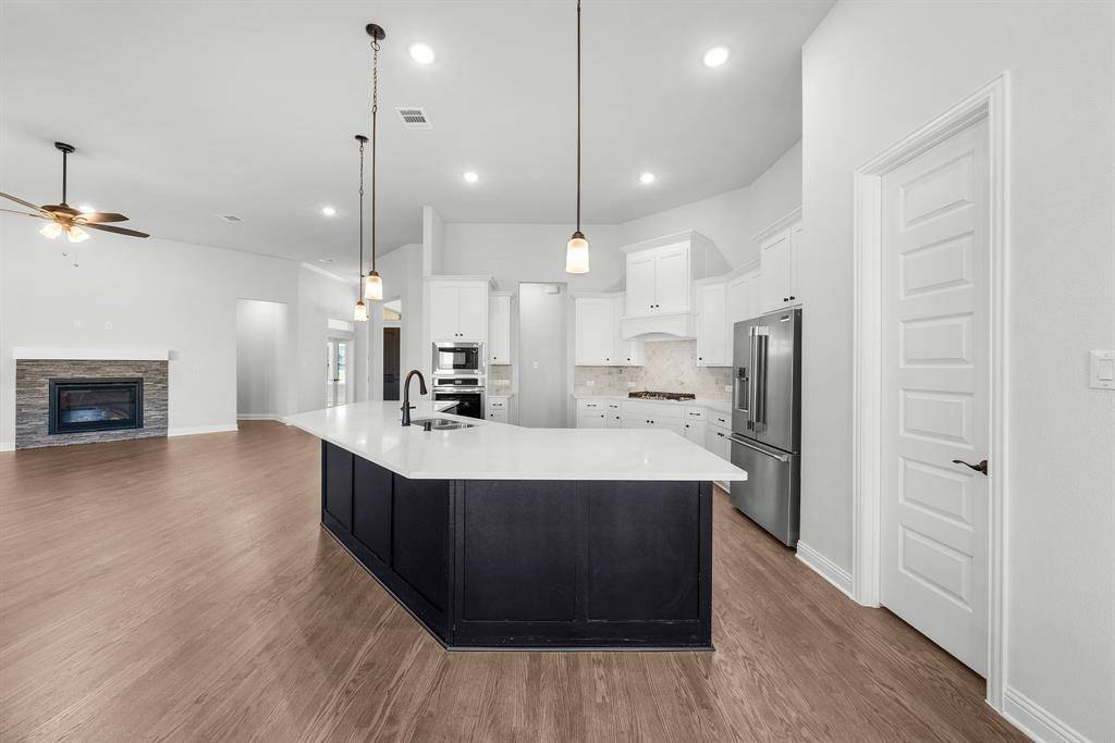 132 Liv Meadow Way, Waxahachie, TX 75165