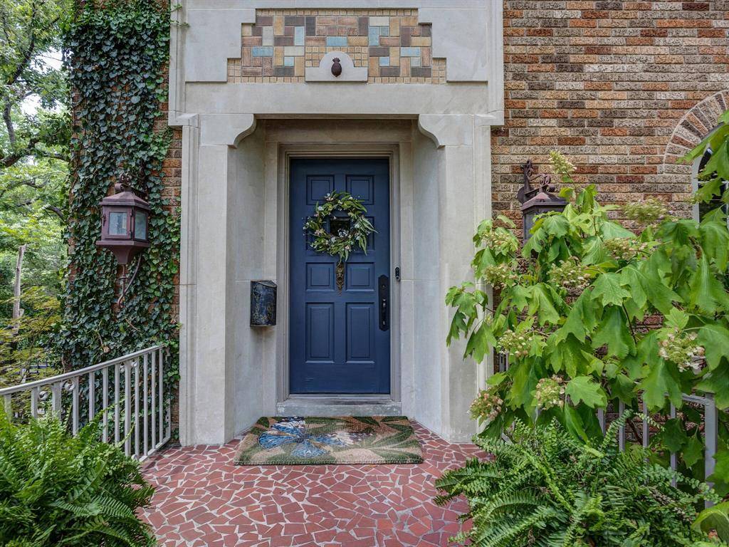 2401 Stadium Drive, Fort Worth, TX 76109