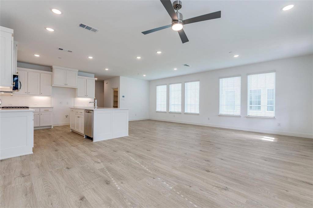 8864 Scarp Hill Lane, Frisco, TX 75035