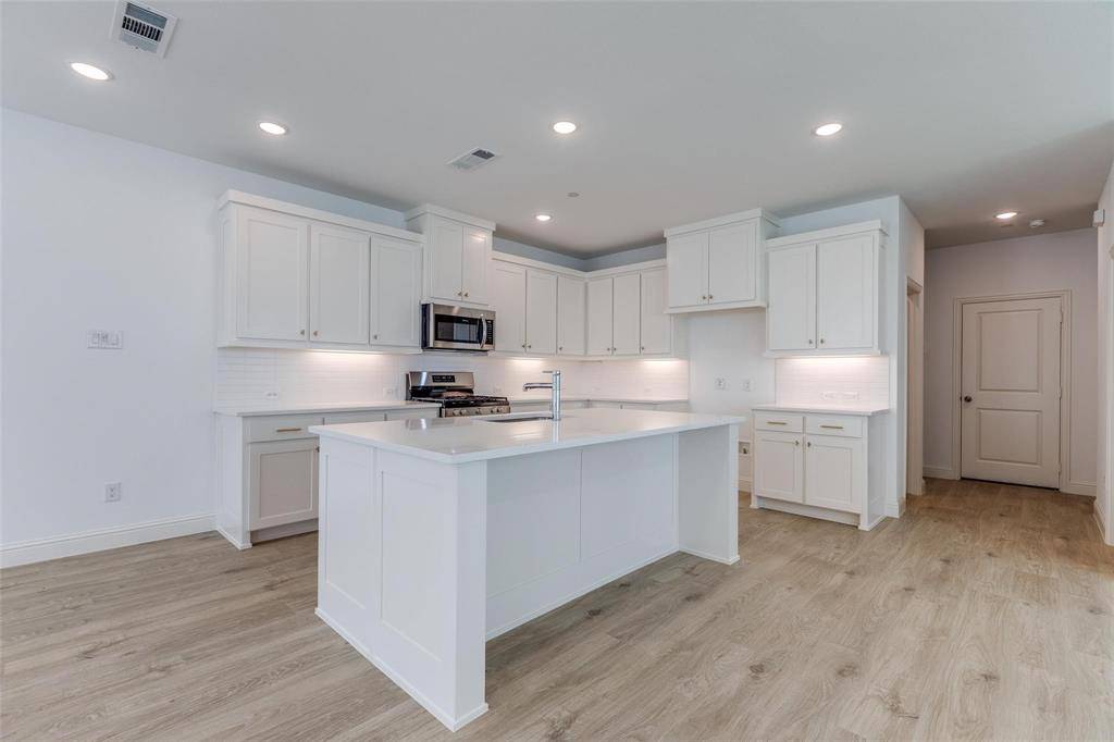8864 Scarp Hill Lane, Frisco, TX 75035