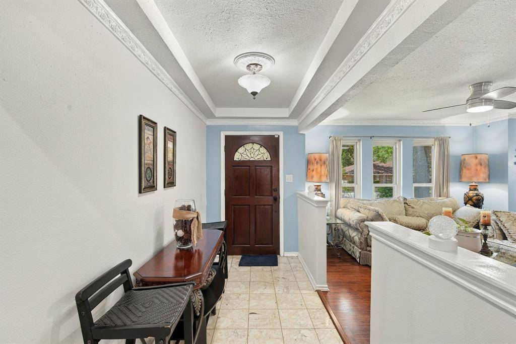 1030 Shadywood Lane, Desoto, TX 75115