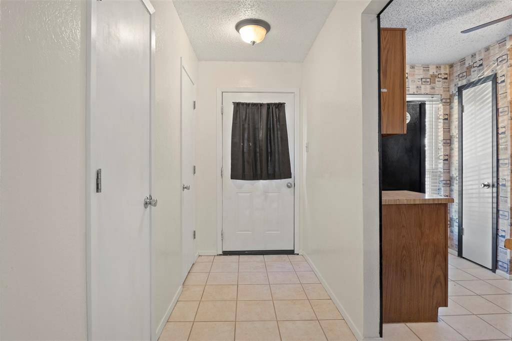 161 Merlin Way, Euless, TX 76039