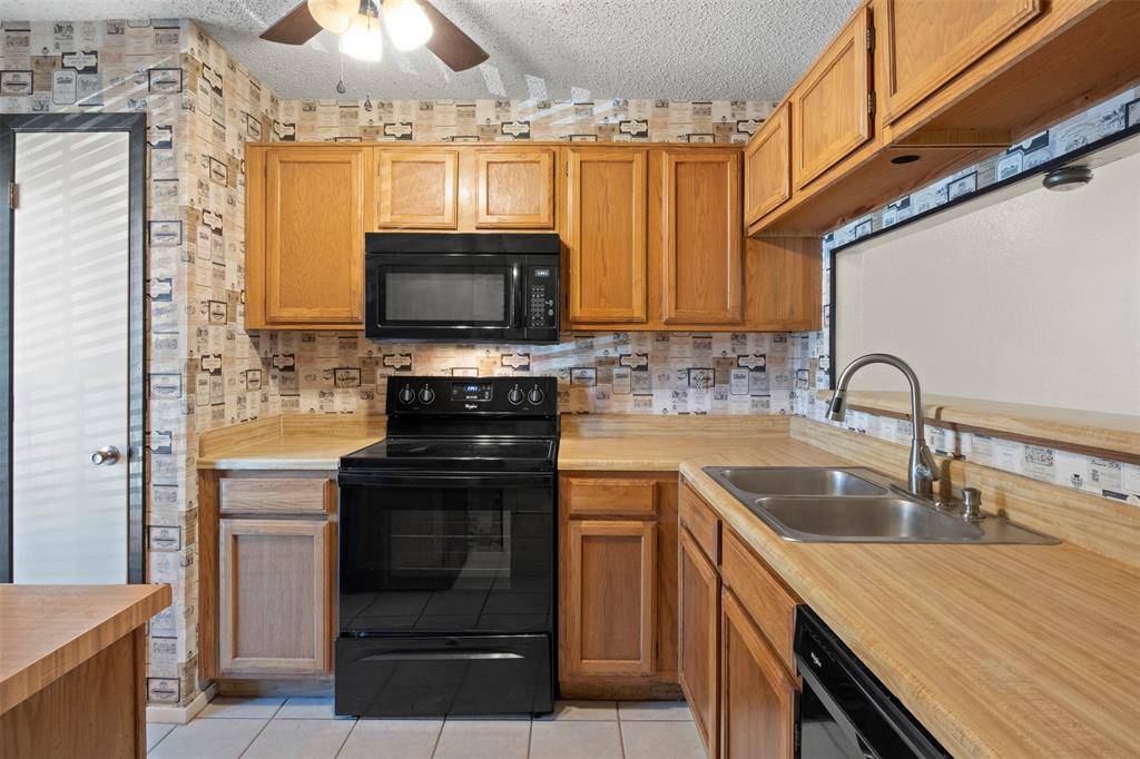 161 Merlin Way, Euless, TX 76039