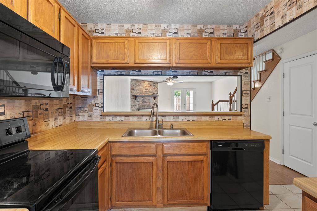 161 Merlin Way, Euless, TX 76039