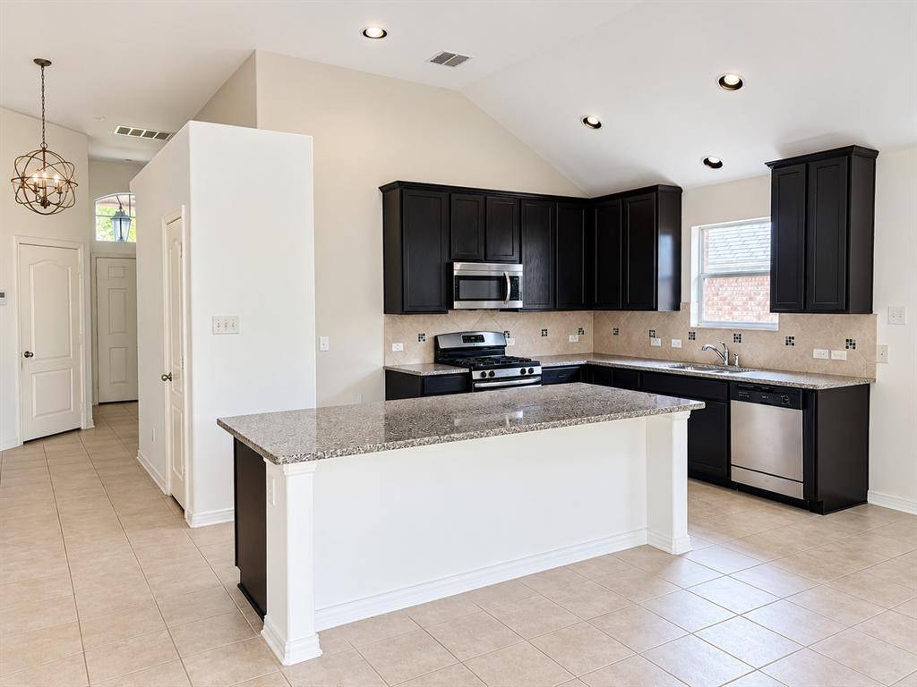 239 Pond View Pass, Buda, TX 78610