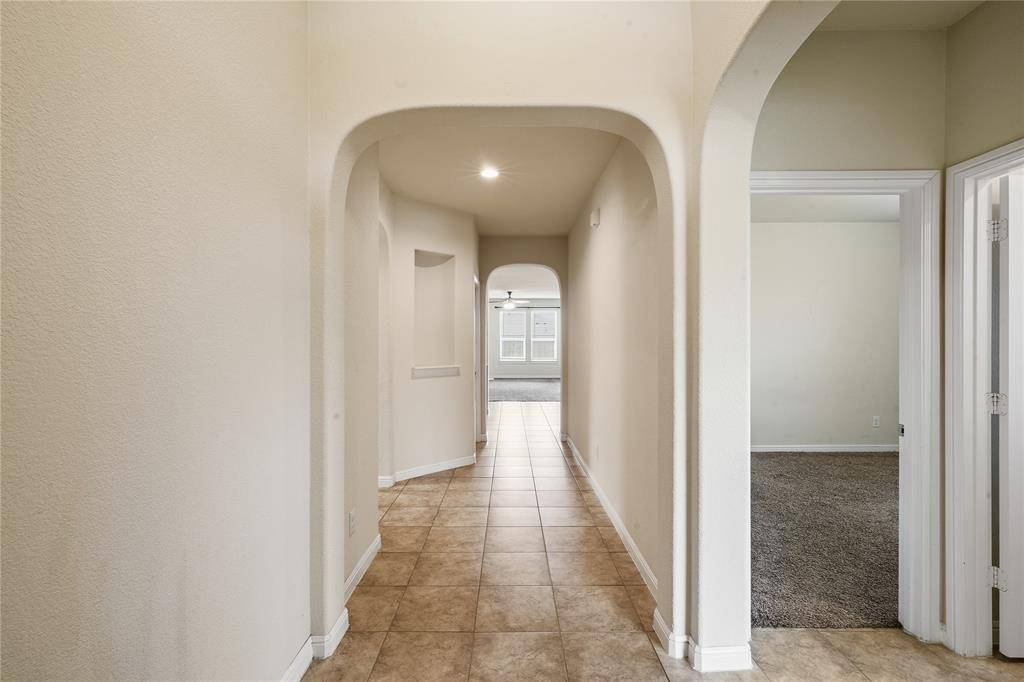 560 Pendennis Drive, Saginaw, TX 76131