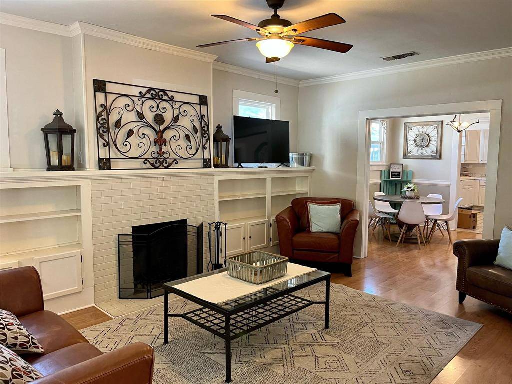 2545 Rogers Avenue, Fort Worth, TX 76109